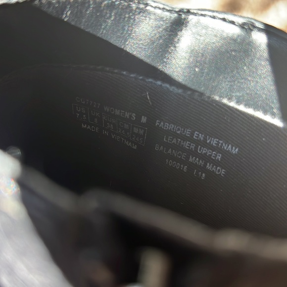 Rockport pointed heeled black leather booties, size 7.5, well worn - Picture 8 of 8